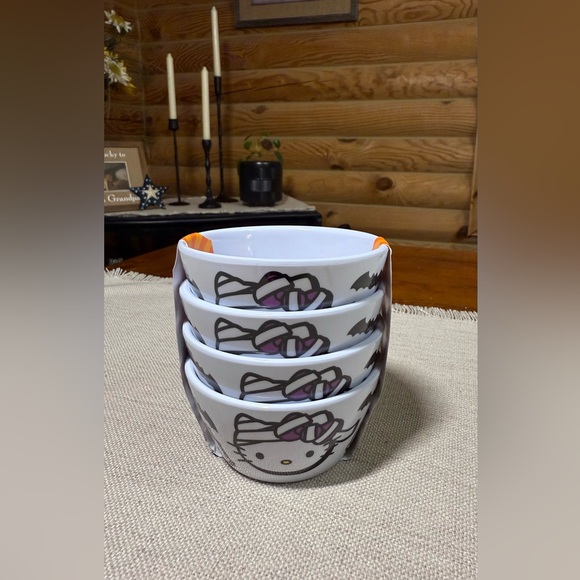 HELLO KITTY Halloween MUMMY Bowls - Picture 3 of 6